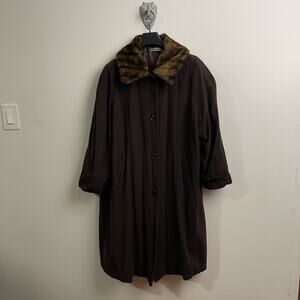 Vintage XL Made in Italy brown trench coat fur collar winter lambs wool classic